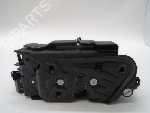 Vergrendeling links achter VW POLO VI (AW1, BZ1, AE1) 1.0 TSI (95 hp) 7715871