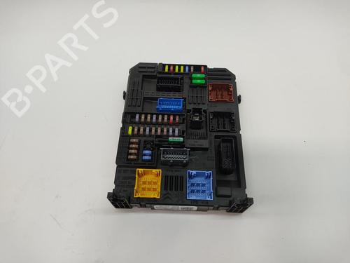 Used Fuse box Fuse box 36781463 36781463