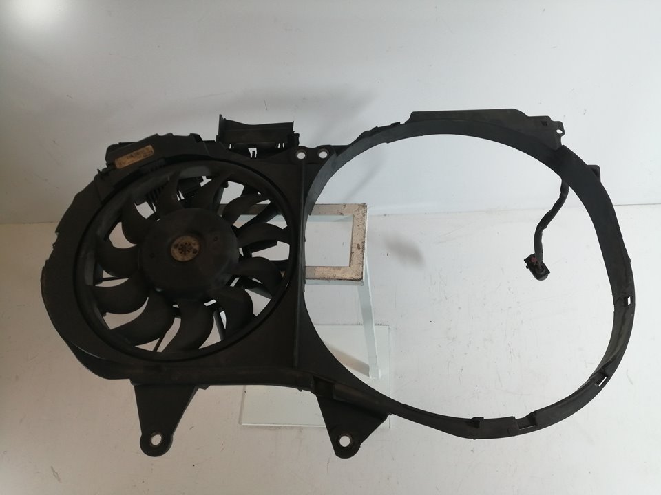 Radiator fan AUDI A4 B6 Avant (8E5) 1.9 TDI 9840385 BParts
