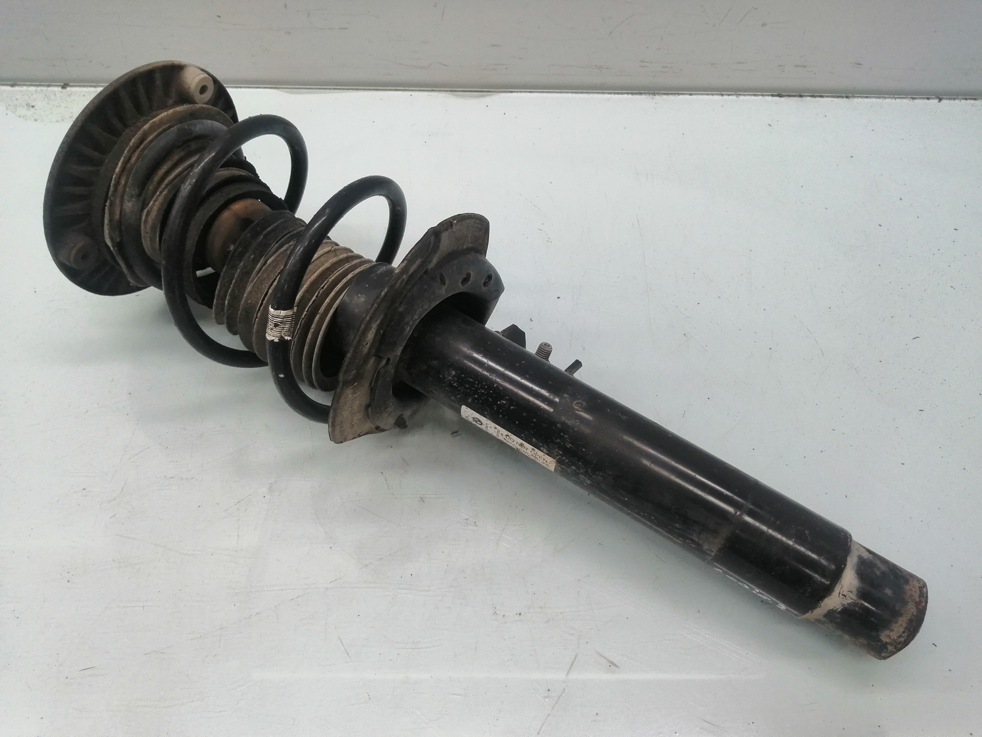 Left front shock absorber BMW 3 (F30, F80) 320 d 15515731 | B-Parts