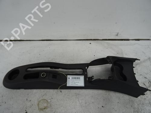 Console centrale Console centrale RENAULT CLIO III (BR0/1, CR0/1) 1.5 dCi (75 hp) 39056108 39056108
