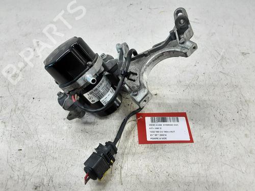 Used Vacuum pump MERCEDES-BENZ A-CLASS (W177) A 250 e (177.086) (218 hp) 33007761