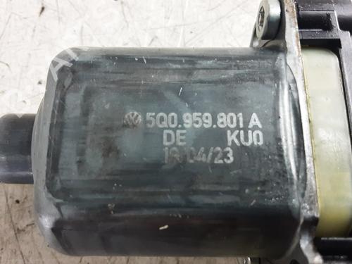 Left front window motor VW GOLF VIII (CD1, DA1) 1.4 GTE Plug-in Hybrid | BP33951633E21 - Image 4
