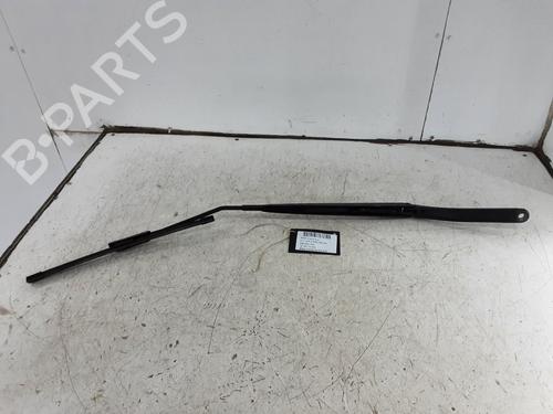 front-windshield-wiper-arm-renault-clio-iv-bh_-2012-2013-2014-2015-2016-2017-2018-2019-2020-2021-32243205 main image