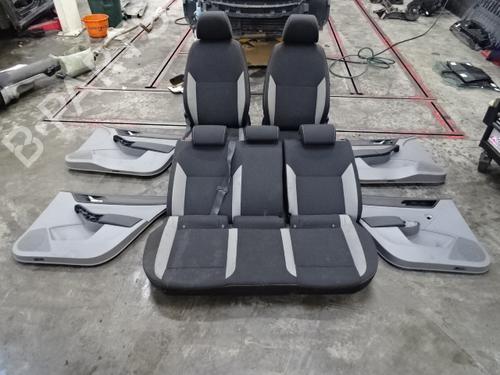 Used Seats set Seats set SKODA RAPID (NH3, NK3, NK6) 1.6 TDI (90 hp) 39055996 39055996