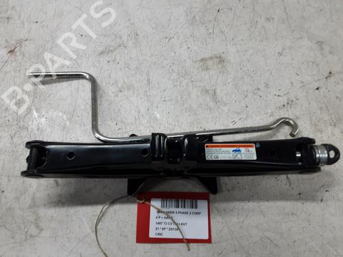 Kit rueda repuesto Kit rueda repuesto TOYOTA YARIS (_P13_) 1.5 Hybrid (NHP130_) (101 hp) 33872294 33872294