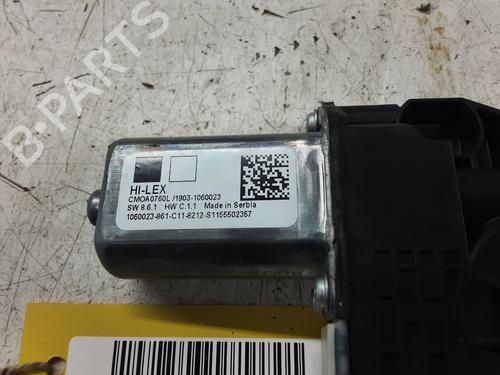 Right front window motor BMW 1 (F40) 118 i | BP39384637E20 - Image 2