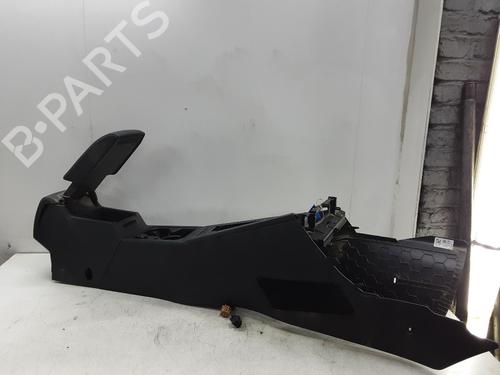 Used Middle console VW GOLF VIII (CD1, DA1) 2.0 TDI (116 hp) 32243569