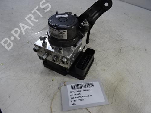 Used ABS pump ABS pump TOYOTA YARIS (_P13_) 1.0 (KSP130_, KSP130) (69 hp) 39057511 39057511
