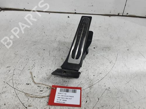 Pédale BMW 1 (F40) 118 i (136 hp) 31936671