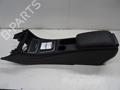 Mittelkonsole Mittelkonsole MERCEDES-BENZ CLA Coupe (C117) CLA 200 CDI / d (117.308) (136 hp) 39056060 39056060