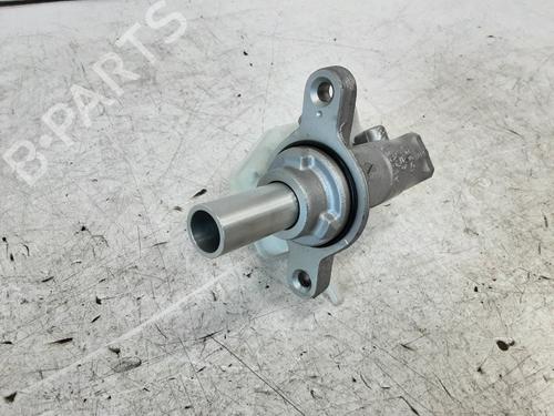 Brake master cylinder MAZDA CX-3 (DK) 2.0 SKYACTIV-G (DK5W, DK6W) | BP39526926M77 - Image 2