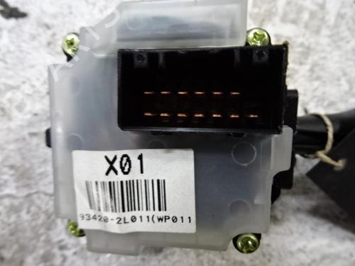Used Steering column stalk HYUNDAI i30 (FD) 1.6 CRDi (90 hp) 20272790
