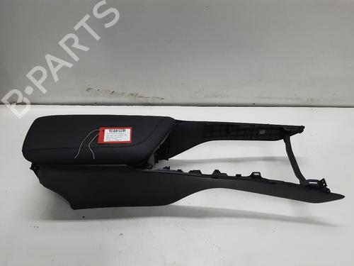 Midtkonsoll TOYOTA CAMRY (_V7_, _VA7_, _VH7_) 2.5 Hybrid (AXVH71) (208 hp) 32247600