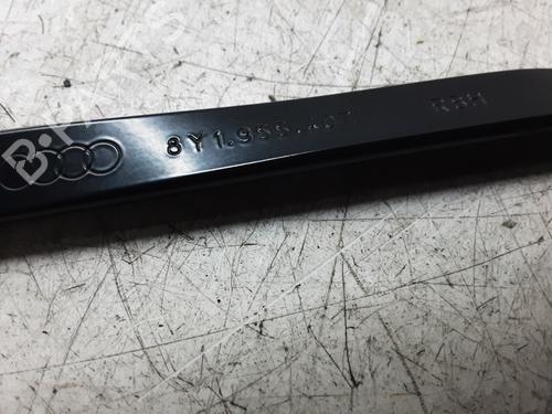 Used Front windshield wiper arm Front windshield wiper arm AUDI A3 Sportback (8YA, 8YF) RS3 TFSI quattro (400 hp) 33678230 33678230