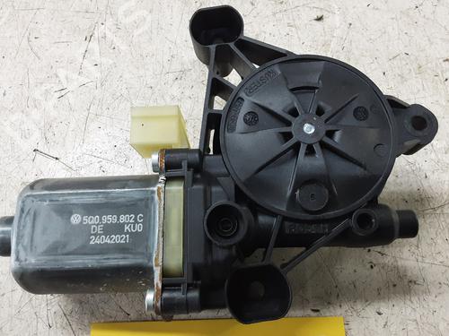Left front window motor AUDI Q3 (F3B) 35 TFSI Mild Hybrid | BP36365591E21 - Image 2