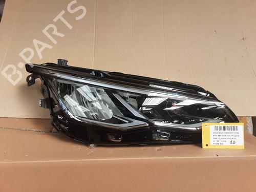Used Right headlight VW GOLF VIII (CD1, DA1) 2.0 TDI (116 hp) 28604040