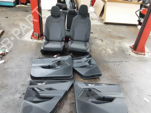 Sitze Komplett für VW TIGUAN (CT1) 1.5 eTSI (131 hp) 31708528