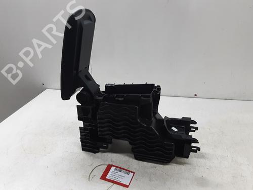 Used Middle console Middle console PEUGEOT 2008 II (UD_, US_, UY_, UJ_, UR_, UC_) 1.2 PureTech 130 (USHNS, URHNS) (130 hp) 23900881 23900881