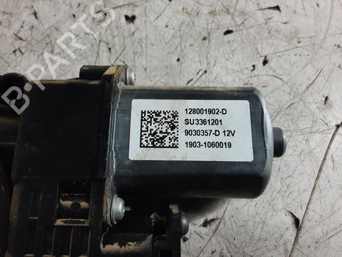 Left front window motor DACIA DUSTER (HM_) 1.5 dCi 115 (HMAD) | BP32246418E21 - Image 3