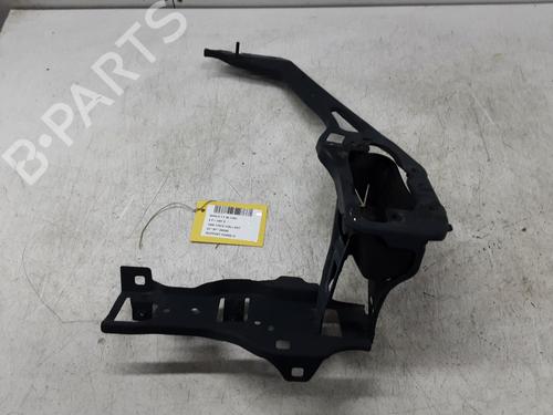 Used Right headlight support Right headlight support BMW 1 (F40) 116 d (116 hp) 36094244 36094244