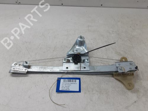 rudehejsemekanisme-hjre-foran-dacia-duster-hm_-2017-32244591 main image