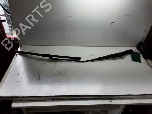 Used Front windshield wiper arm VW PASSAT B6 (3C2) 2.0 TDI (136 hp) 20283287