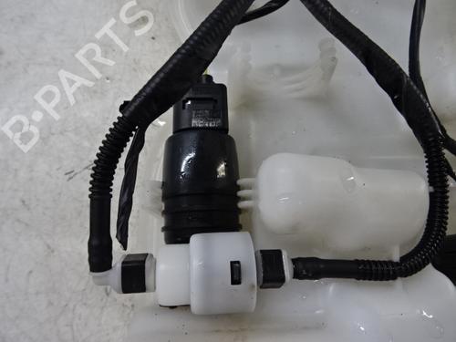 Used Washer pump Washer pump BMW X1 (F48) sDrive 18 i (136 hp) 32359696 32359696