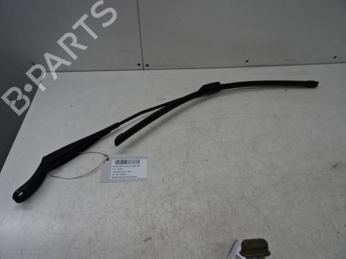 Used Front windshield wiper arm PEUGEOT 208 I (CA_, CC_) 1.2 VTI 82 (82 hp) 29314393