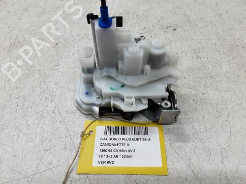 Cerradura puerta delantera derecha Cerradura puerta delantera derecha FIAT DOBLO Cargo (263_) 1.3 D Multijet (263WXU1A, 263ZXU1A, 263WYB1A, 263ZYB1A) (95 hp) 36951602 36951602
