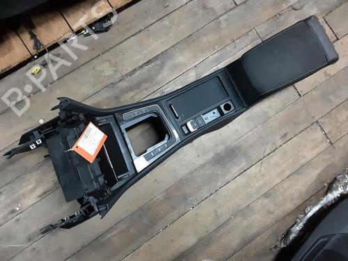 Used Middle console VW GOLF VII (5G1, BQ1, BE1, BE2) 1.2 TSI (105 hp) 23503962
