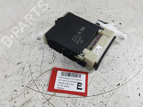 Used Control unit Control unit TOYOTA COROLLA Saloon (_E21_) 1.8 VVTi Hybrid (ZWE211, MZEA12) (98 hp) 31842298 31842298