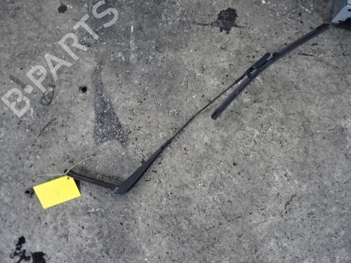Used Front windshield wiper arm FORD FIESTA VI (CB1, CCN) 1.6 TDCi (90 hp) 20272591