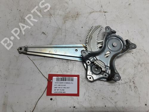 Rudehejsemekanisme venstre bagtil TOYOTA CAMRY (_V7_, _VA7_, _VH7_) 2.5 Hybrid (AXVH71) (208 hp) 32247582