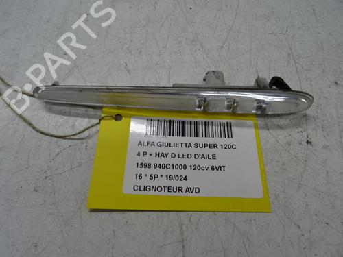 Used Right front indicator Right front indicator 39055498 39055498