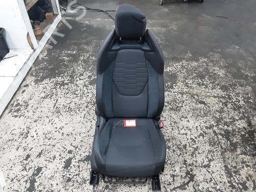 Banco frente direito TOYOTA COROLLA Saloon (_E21_) 1.8 VVTi Hybrid (ZWE211, MZEA12) (98 hp) 31842382