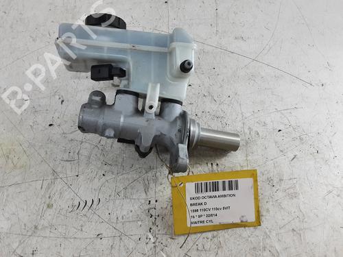 Used Brake master cylinder Brake master cylinder 39052978 39052978