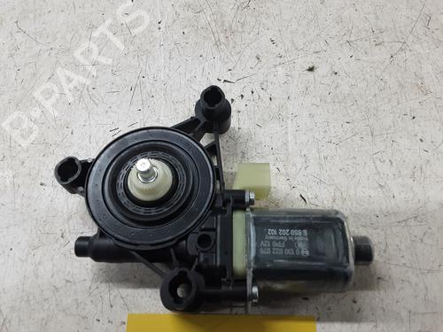 Right front window motor SEAT LEON (KL1, KLG) 1.5 eTSI | BP39063740E20 - Image 3