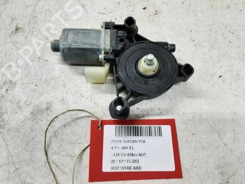 Used Right rear window motor Right rear window motor PORSCHE TAYCAN (Y1A) Electric (Y1AAA1, Y1AAI1) (408 hp) 32359939 32359939
