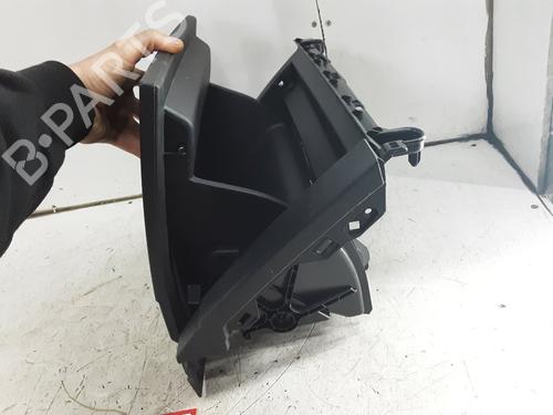 Handskerum Handskerum VW GOLF VIII (CD1, DA1) 1.4 GTE Plug-in Hybrid (150 hp) 33951667 33951667