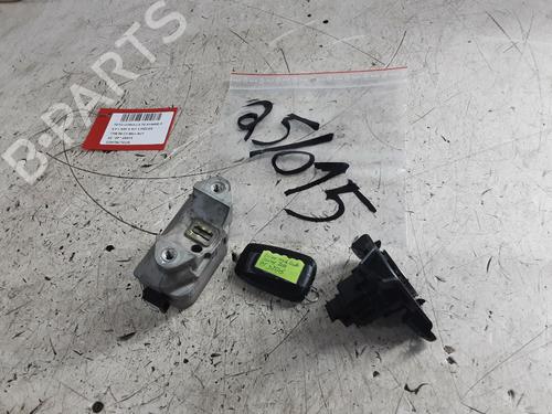 Switch TOYOTA COROLLA Saloon (_E21_) 1.8 VVTi Hybrid (ZWE211, MZEA12) | BP31823237I30 - Image 2