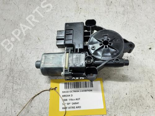Used Right rear window motor Right rear window motor SKODA OCTAVIA III Combi (5E5, 5E6) 1.6 TDI (115 hp) 36669460 36669460