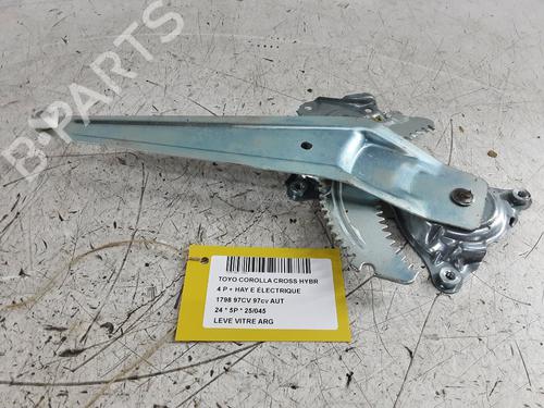Rudehejsemekanisme venstre bagtil Rudehejsemekanisme venstre bagtil TOYOTA COROLLA Cross (ZVG1_, ZSG1_, MXGH1_, MXGA1_) 1.8 Hybrid (ZVG10, ZVG11, XG1T) (98 hp) 37407385 37407385