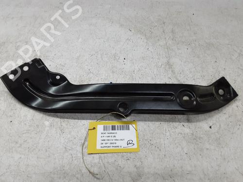 Venstre forlygtestøtte Venstre forlygtestøtte SEAT TARRACO (KN2) 1.5 TSI ACT (150 hp) 39712557 39712557