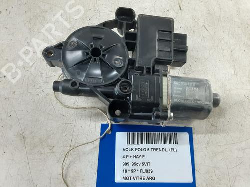 Rudehejsemotor bagstkærm venstre VW POLO VI (AW1, BZ1, AE1) 1.0 TSI (95 hp) 32248055