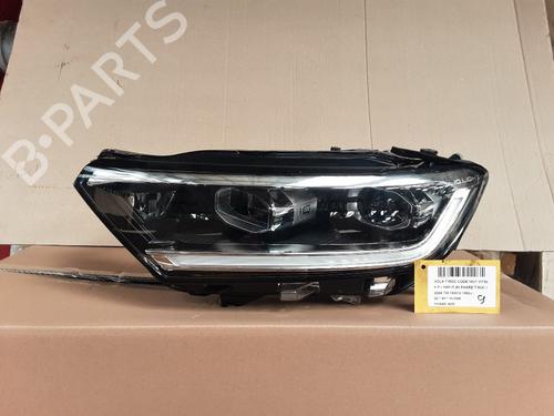 Used Left headlight VW T-ROC (A11, D11) 2.0 TDI (150 hp) 28472443