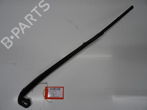 Used Front windshield wiper arm SEAT LEON (1P1) 1.9 TDI (105 hp) 20272494