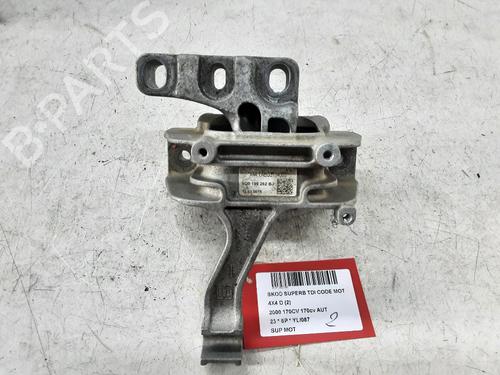Used Engine mount SKODA SUPERB IV (NZ3) 2.0 TDi (150 hp) 28604137