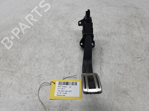 Used Pedal Pedal OPEL CORSA F (P2JO) 1.2 (68) (101 hp) 40293349 40293349