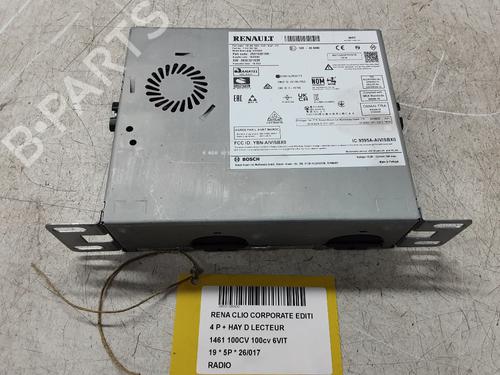 Used Radio Radio RENAULT CLIO V (B7_) 1.5 Blue dCi 100 (B7AD) (101 hp) 36094029 36094029